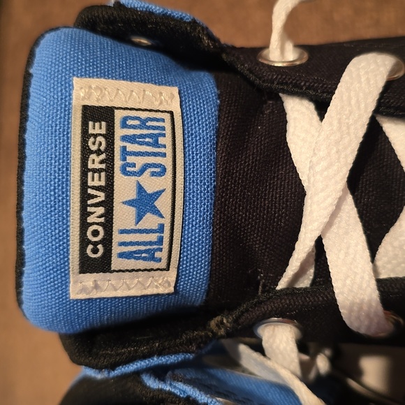 CONVERSE BRAND YOUTHS BLUE AND BLACK ATHLETIC SNEAKERS SIZE 1 YOUTH UNISEX - Picture 6 of 11